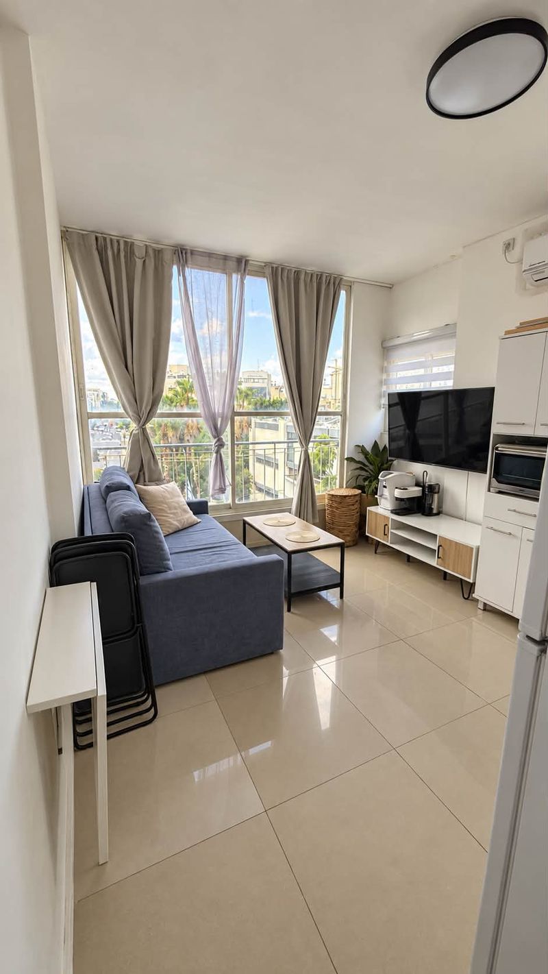 תמונה מפייסבוק – 2 חדרים • 5,700 ₪, כ״ג יורדי הסירה, הצפון הישן - החלק הצפוני, תל אביב (1)