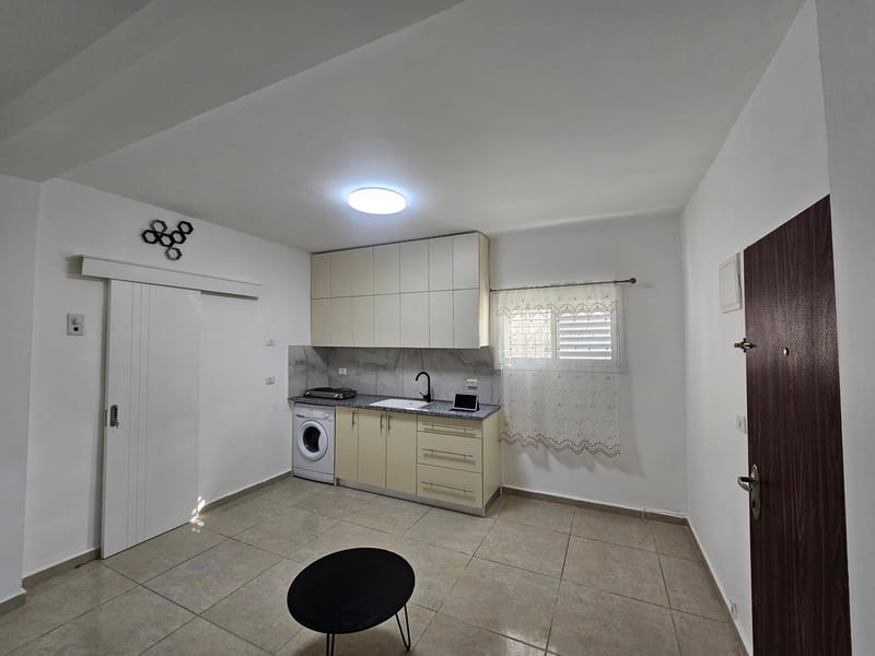 תמונה מפייסבוק – סטודיו • 3,800 ₪, בת שבע כצנלסון, התקווה, תל אביב (1)