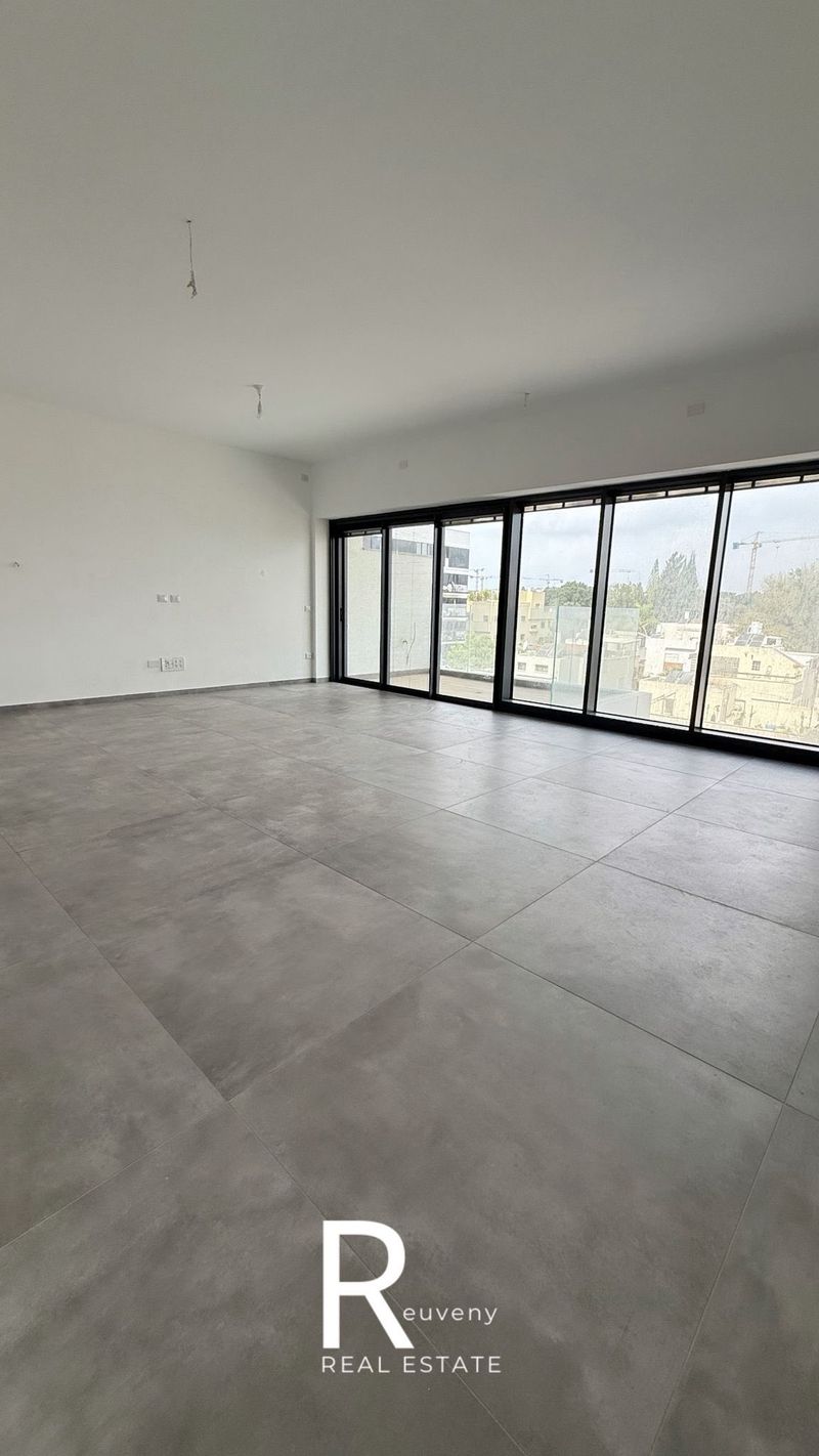 5 Комнаты • 14,700 ₪ - Image 1