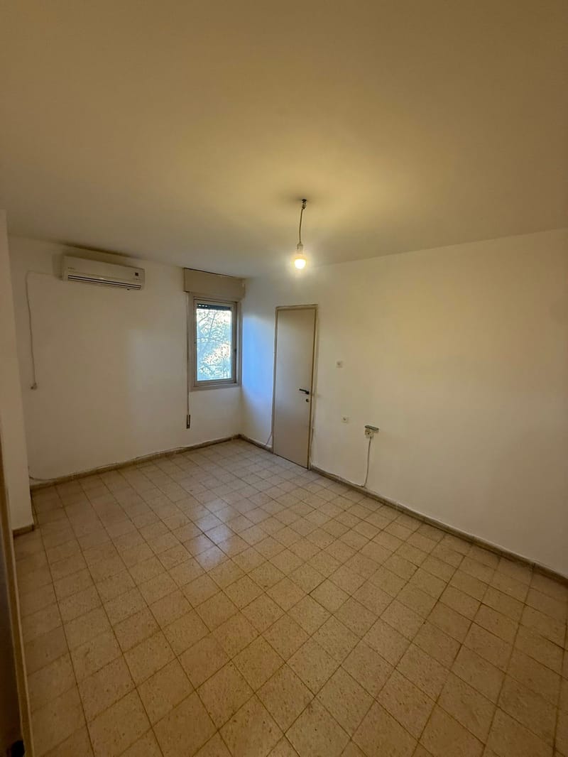 3 Rooms • ₪4,950 - Image 1