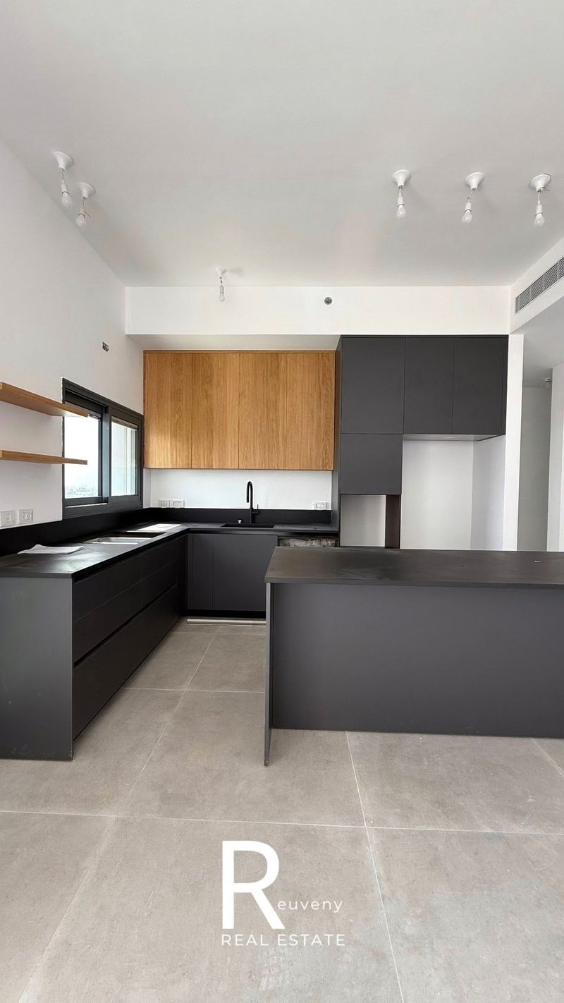 4 Комнаты • 13,000 ₪ - Image 2