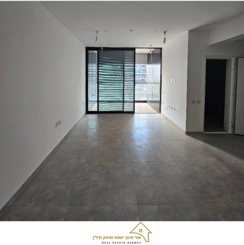 2 Rooms • ₪7,300 - Image 1