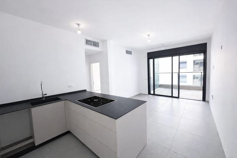 3 Rooms • ₪7,800 - Image 1