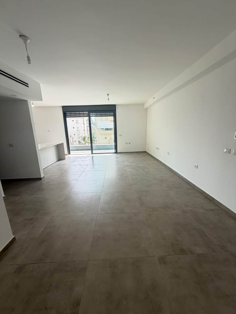 Фото с Facebook – 4 Комнаты • 8,300 ₪, מזרחי, Эйн Ганим, Петах-Тиква (1)