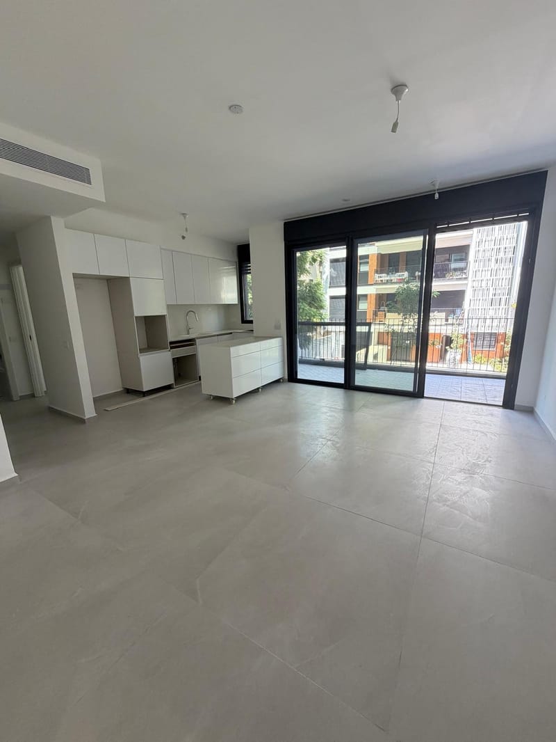 Photo from Facebook – 4 Rooms • ₪15,000, ליד כיכר המדינה, New North - Kikar HaMedina, Tel Aviv (1)