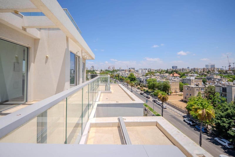 Photo from Facebook – 4 Rooms • ₪5,790,000, עמינדב 20, Bitzaron and Ramat Israel, Tel Aviv (1)