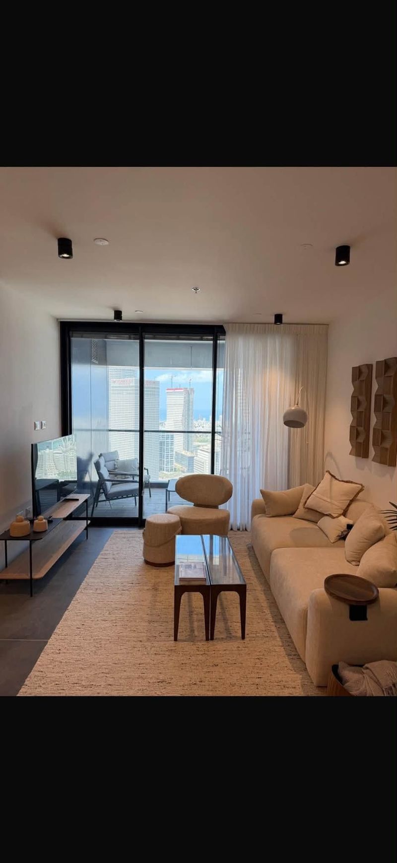 תמונה מפייסבוק – 3 חדרים • 7,500 ₪, מנחם בגין/משה שרת, לב תל אביב, תל אביב (1)