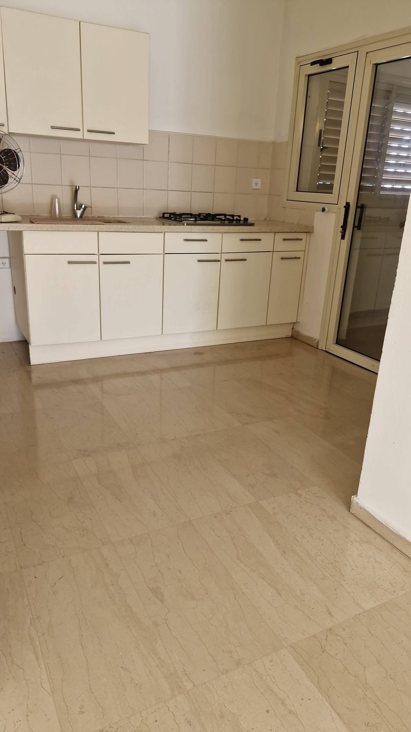 תמונה מפייסבוק – 3 חדרים • 8,000 ₪, סשה ארגוב, המשתלה, תל אביב (1)