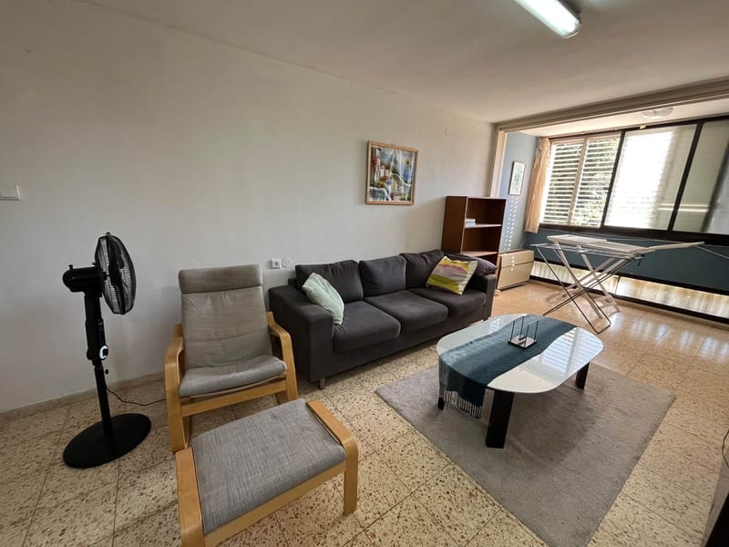 תמונה מפייסבוק – חדר בדירת שותפים • 2,500 ₪, רדינג, רמת אביב, תל אביב (1)