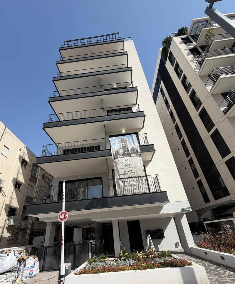 תמונה מפייסבוק – 2.5 חדרים • 9,000 ₪, ז׳בוטינסקי/אבן גבירול, הצפון הישן - החלק הצפוני, תל אביב (1)