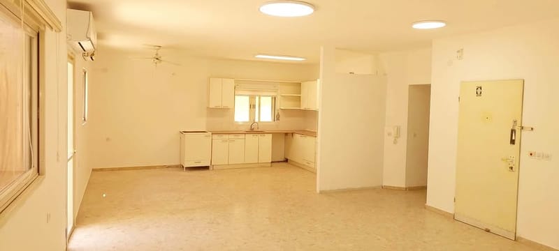 תמונה מפייסבוק – 5 חדרים • 6,800 ₪, ברנר 24, שכונה מרכז דרום, רעננה (1)