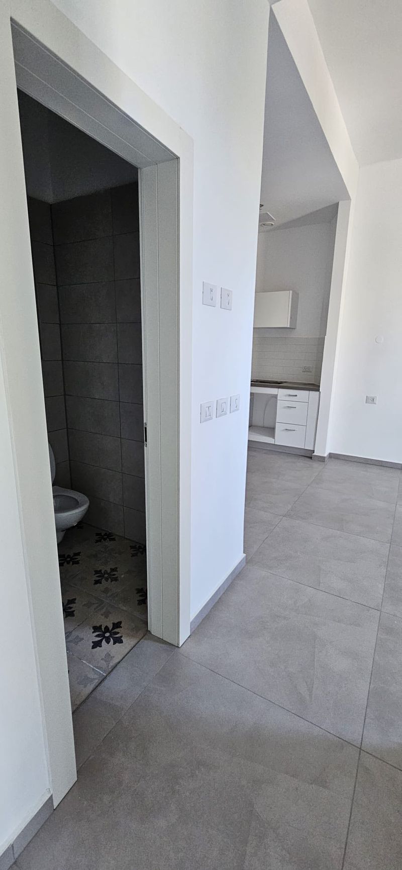 2 Rooms • ₪6,900 - Image 3