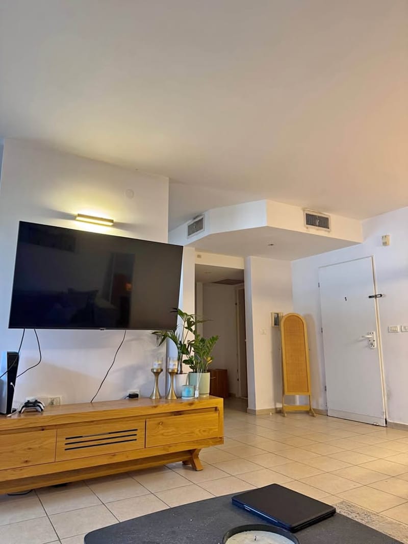 תמונה מפייסבוק – 3 חדרים • 7,800 ₪, בר אילן, מרכז, הרצליה (1)