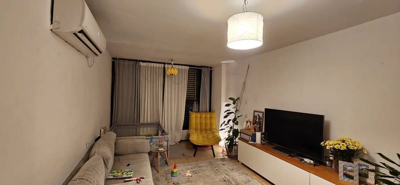 תמונה מפייסבוק – 2.5 חדרים • 4,600 ₪, נאות שושנים, חולון (1)