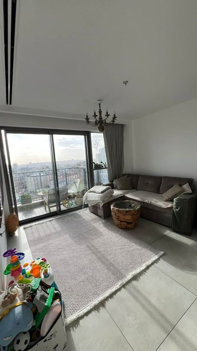 2.5 Комнаты • 7,999 ₪ - Image 2