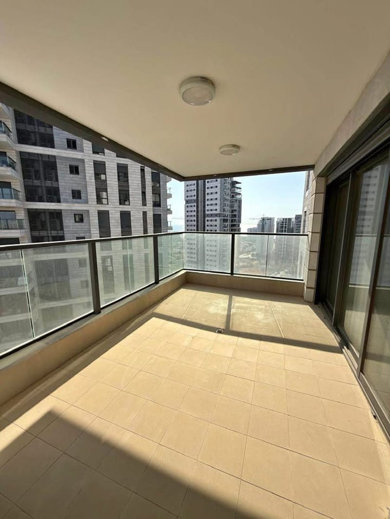 תמונה מפייסבוק – 4 חדרים • 8,500 ₪, שכונה דרום חדש, בת ים (1)