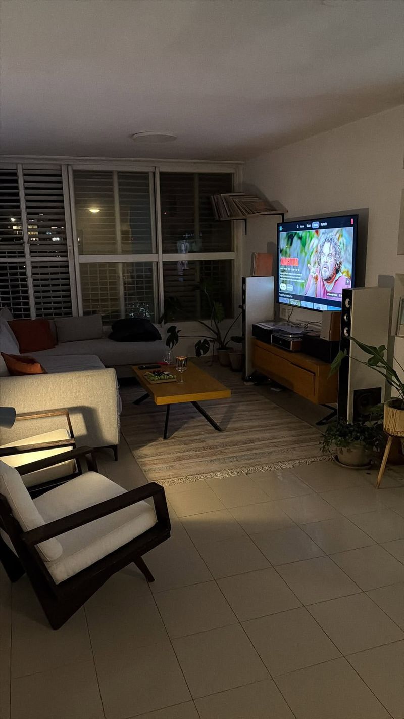 תמונה מפייסבוק – 4 חדרים עם שותפים • 3,600 ₪, רמת אביב ג', תל אביב (1)