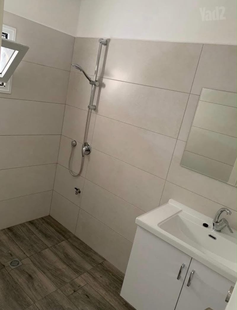 תמונה מיד2 – 3 חדרים • 4,500 ₪, סמטת לימון 4, אושיות, רחובות (1)