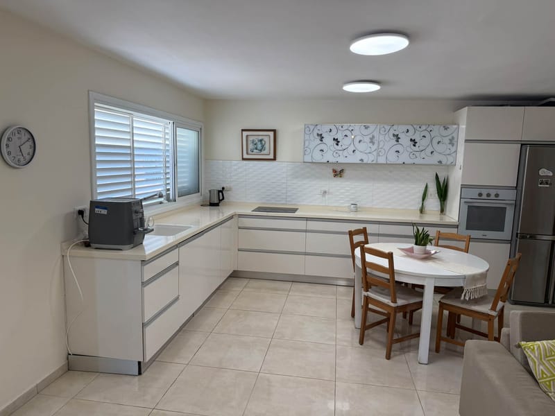 תמונה מפייסבוק – 3 חדרים • 5,900 ₪, מעפילי אגוז, נווה חן, תל אביב (1)