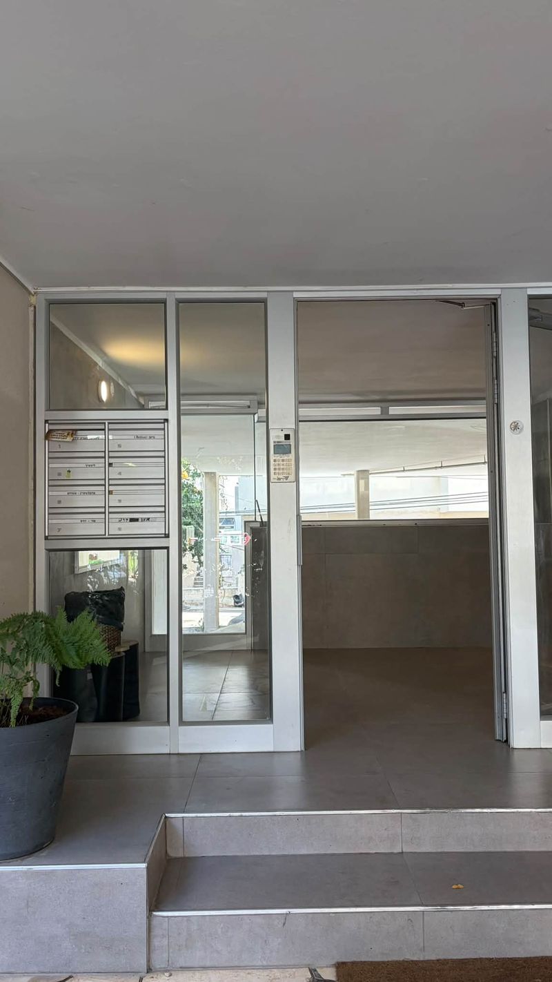 תמונה מפייסבוק – 4 חדרים • 12,200 ₪, אדוארד ברנשטיין 14, הצפון הישן - החלק הצפוני, תל אביב (1)
