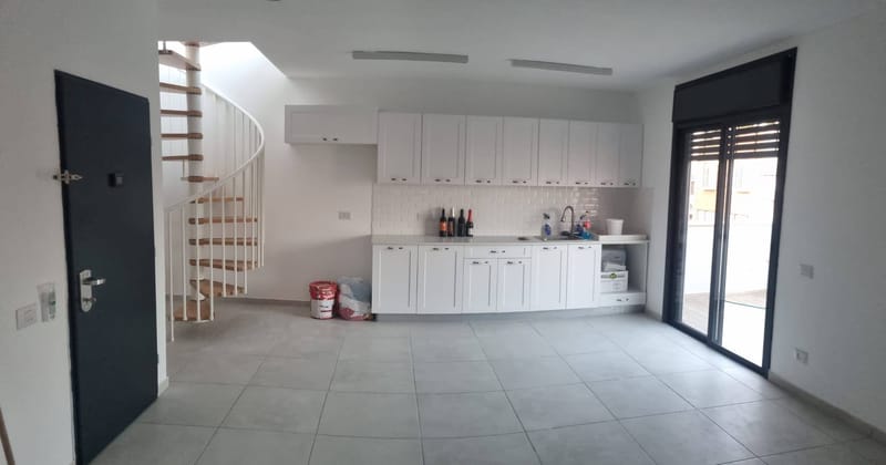 5 חדרים עם שותפים • 2,400 ₪ - Image 4