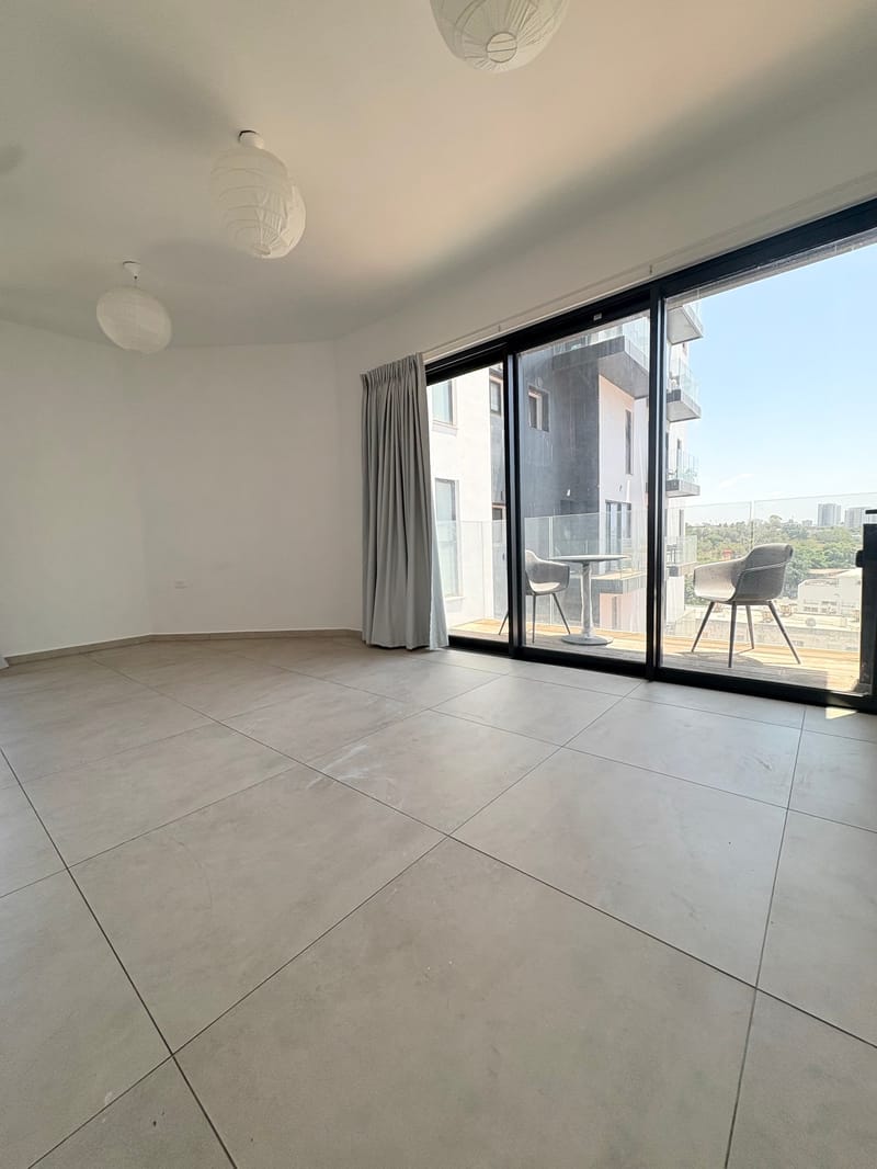 2 חדרים • 7,300 ₪ - Image 2