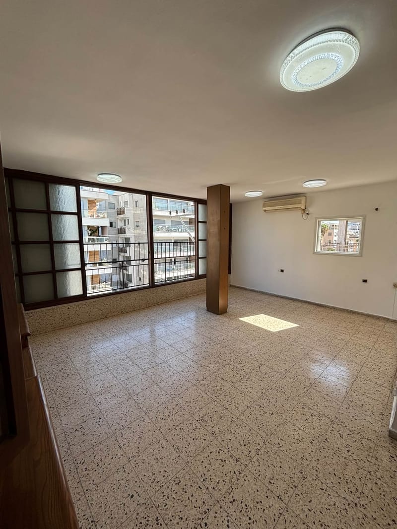 Photo from Facebook – 5 Rooms • ₪6,600, פנחס רוטנברג, HaBilu'im, Ramat Gan (1)