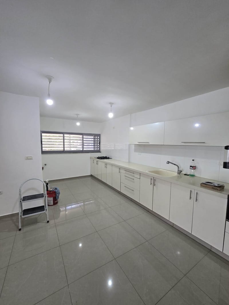 תמונה מפייסבוק – 4 חדרים • 7,500 ₪, מעפילי אגוז 24, נווה חן, תל אביב (1)