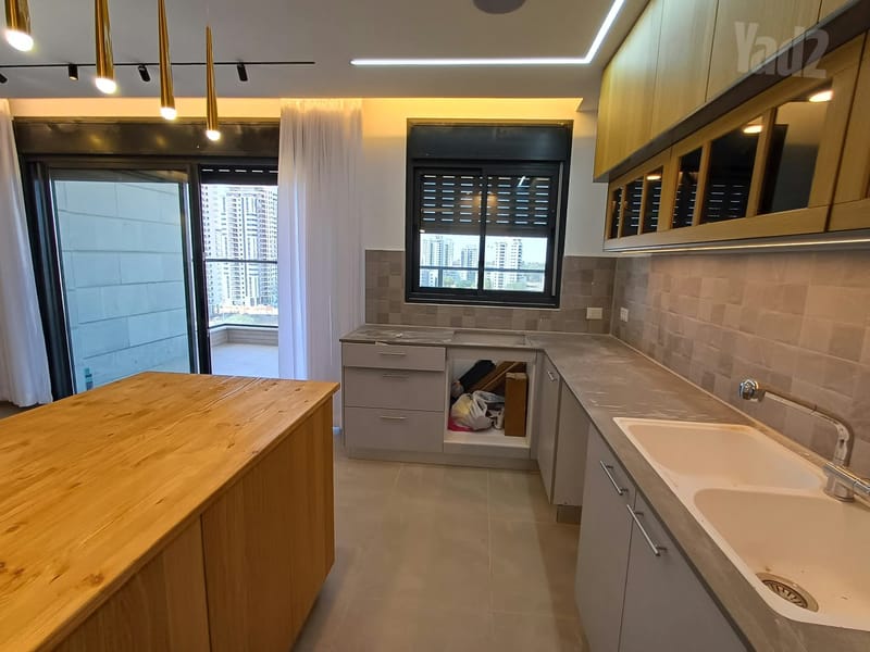 תמונה מיד2 – 4 חדרים • 8,000 ₪, שקמים, באר יעקב (1)