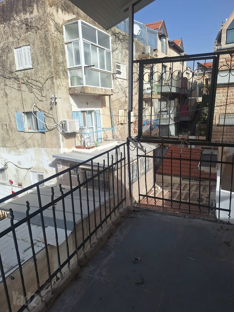 תמונה מיד2 – 2 חדרים • 5,000 ₪, אליהו סלמן 24, מחנה יהודה (לב העיר), ירושלים (1)