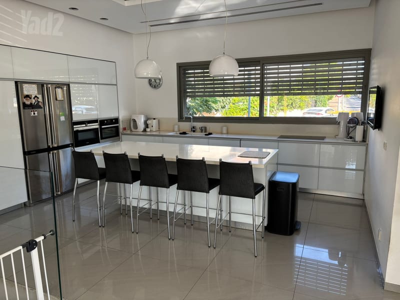 תמונה מיד2 – 9 חדרים • 25,000 ₪, נחלת יהודה, ראשון לציון (1)