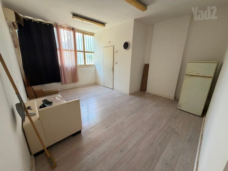 תמונה מיד2 – סטודיו • 3,300 ₪, אברבנאל 5, רמב"ם, ראשון לציון (1)