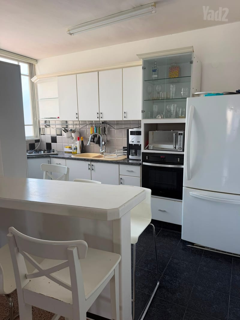 תמונה מיד2 – 4 חדרים • 5,300 ₪, חיים וייצמן 8, 'שכונה א, רחובות (1)