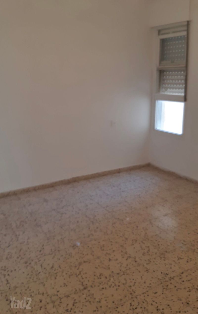 תמונה מיד2 – 4 חדרים • 4,000 ₪, החיננית 2, שער העלייה, חיפה (1)