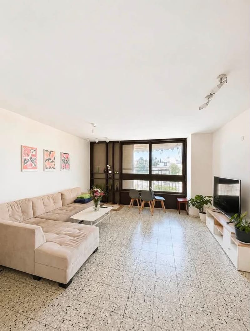 תמונה מפייסבוק – 4 חדרים • 6,900 ₪, יריחו, תל יהודה, רמת גן (1)