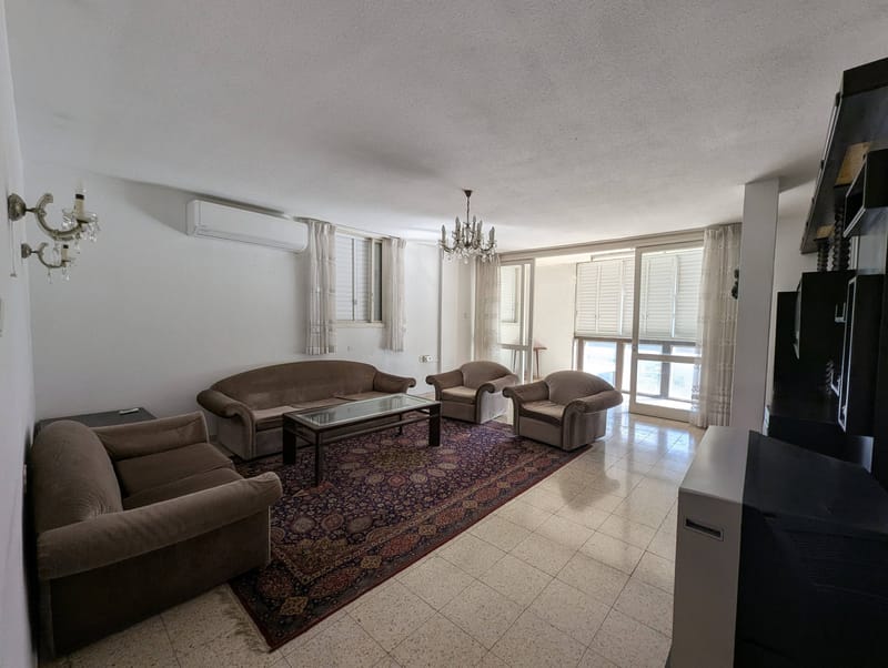 Photo from Facebook – 5 Rooms • ₪11,500, ליד כיכר המדינה, New North - Kikar HaMedina, Tel Aviv (1)
