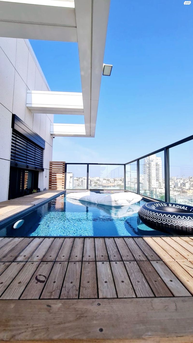 תמונה מפייסבוק – 4 חדרים • 13,000 ₪, שכונה דרום מערב - ותיק, בת ים (1)