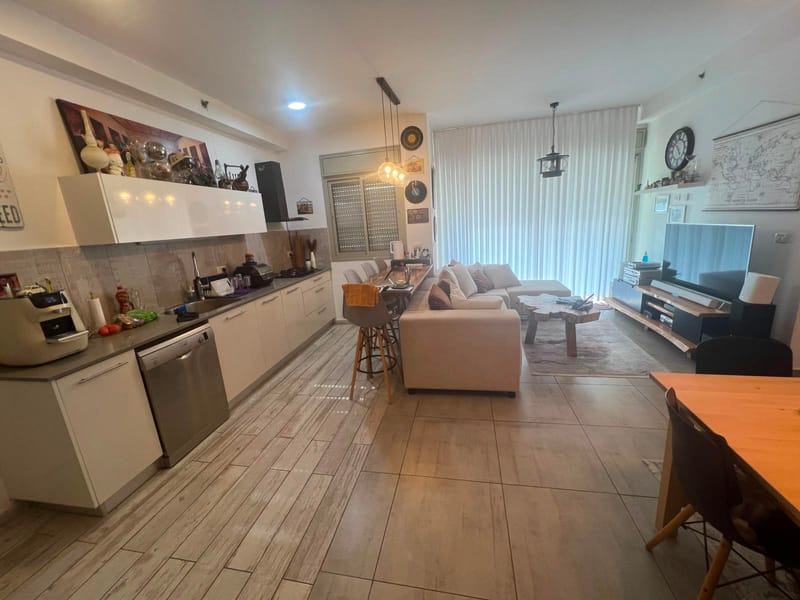 תמונה מפייסבוק – 4 חדרים • 2,450,000 ₪, ארלוזורוב, עצמאות - יוספטל, בת ים (1)