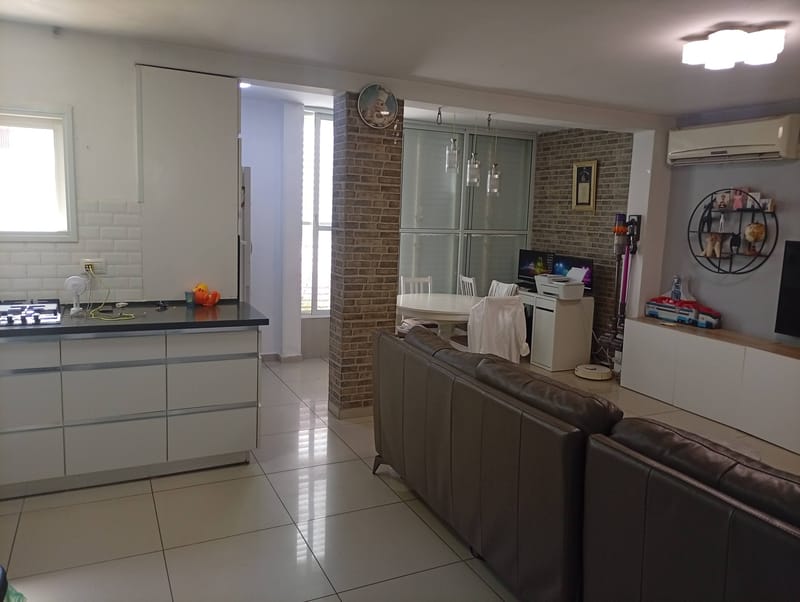 תמונה מפייסבוק – 3 חדרים • 1,690,000 ₪, מבצע סיני, רמת יוסף, בת ים (1)