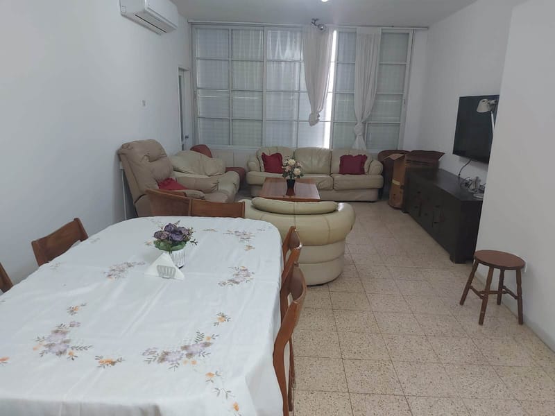 תמונה מפייסבוק – 3 חדרים • 5,300 ₪, בלפור 163, שכונה דרום מערב - ותיק, בת ים (1)