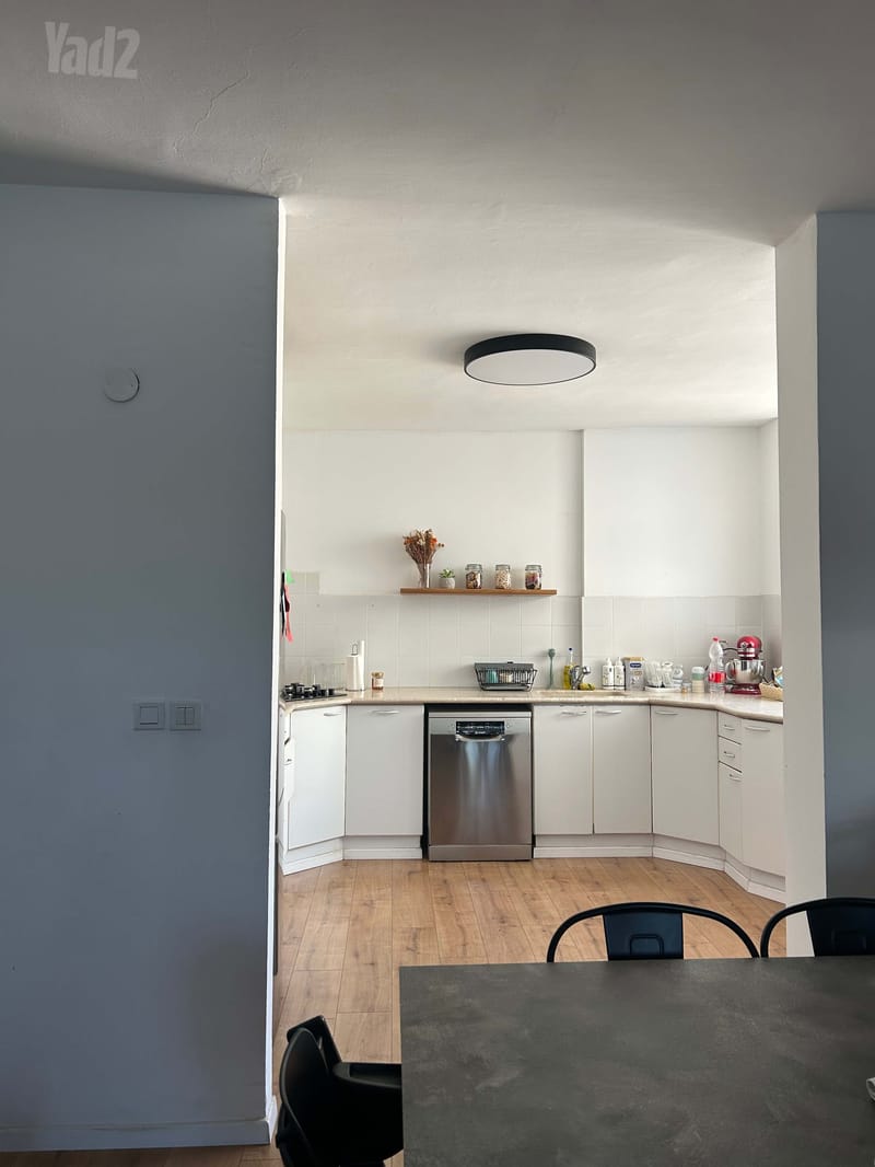 Photo from Yad2 – 4 Rooms • ₪9,500, שדרות לוי אשכול 64, Tochnit L, Tel Aviv (1)
