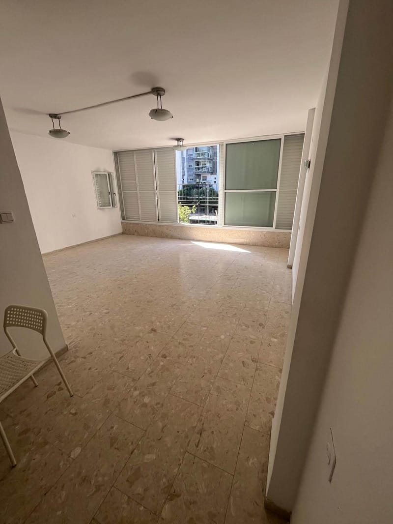 תמונה מפייסבוק – סטודיו • 4,600 ₪, ההסתדרות, 'רסקו א, חולון (1)