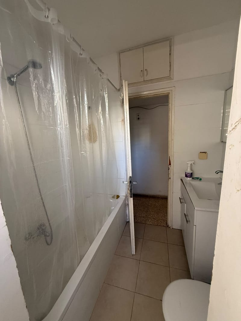 תמונה מפייסבוק – 5 חדרים עם שותפים • 2,400 ₪, בית אל 5, חרוזים, רמת גן (1)