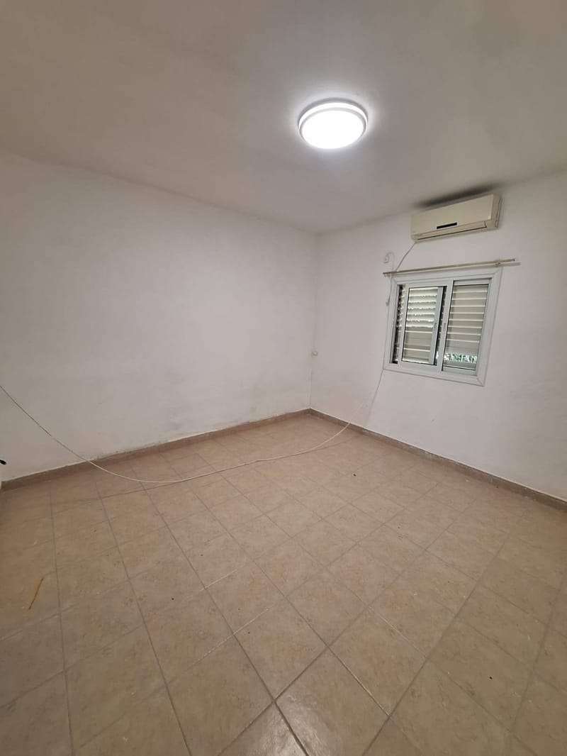 תמונה מפייסבוק – חדר בדירת שותפים • 3,000 ₪, מבצע עין, רמת עמידר, רמת גן (1)