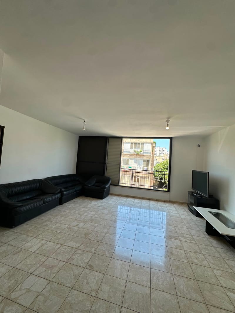 תמונה מפייסבוק – 4.5 חדרים • 7,200 ₪, הלל, הלל, רמת גן (1)