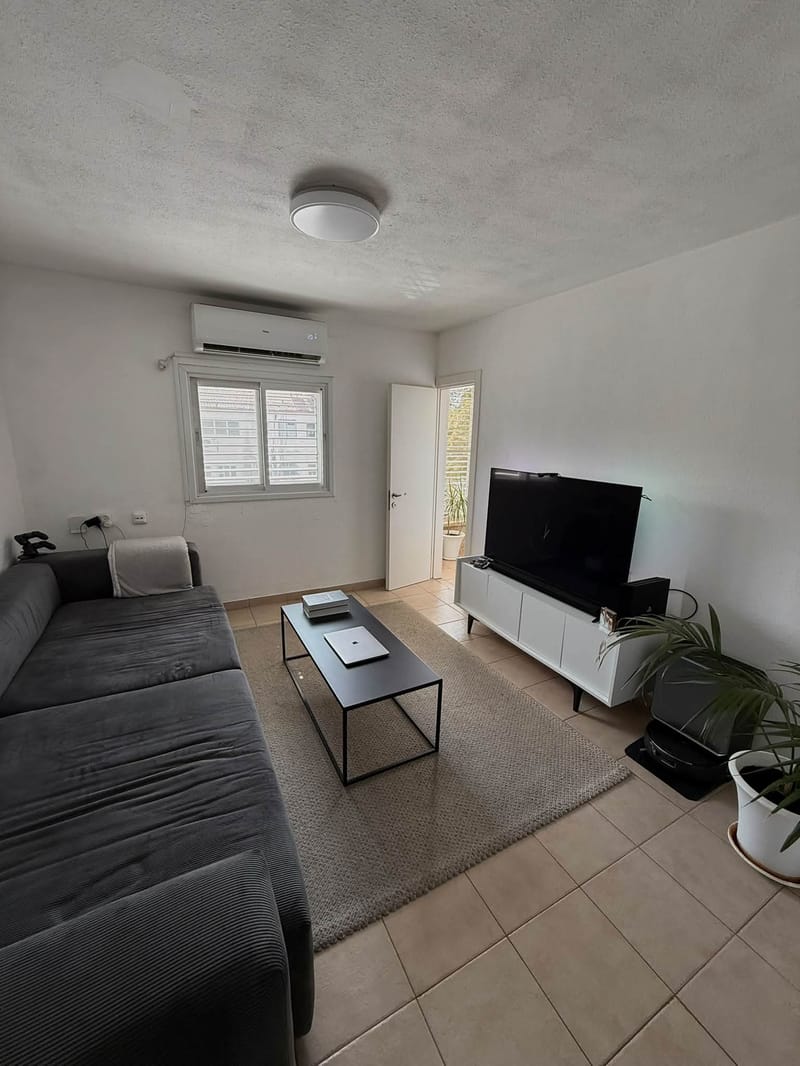 Photo from Facebook – 3 Rooms • ₪4,700, גולומב, Kiryat Avoda, Holon (1)