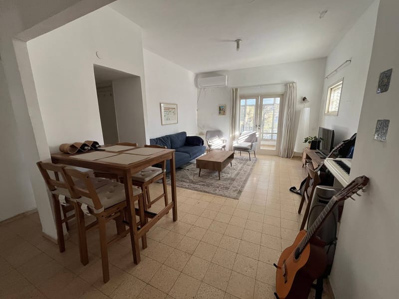 תמונה מפייסבוק – חדר בדירת שותפים • 3,250 ₪, המרי, גבעת קוזלובסקי, גבעתיים (1)