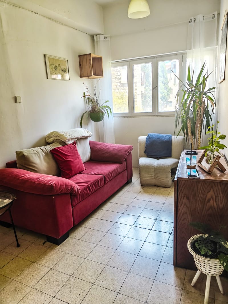 תמונה מפייסבוק – חדר בדירת שותפים • 2,500 ₪, מולכו, רחביה, ירושלים (1)