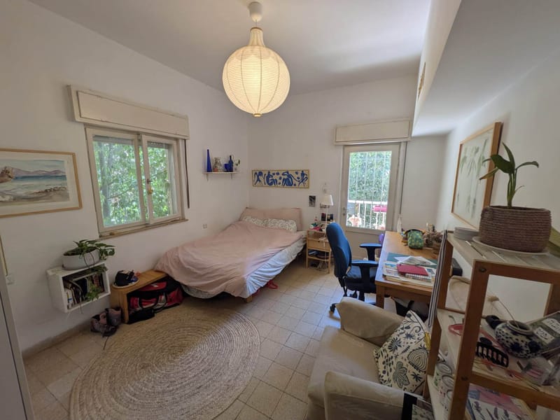תמונה מפייסבוק – חדר בדירת שותפים • 2,450 ₪, אלפסי, רחביה, ירושלים (1)