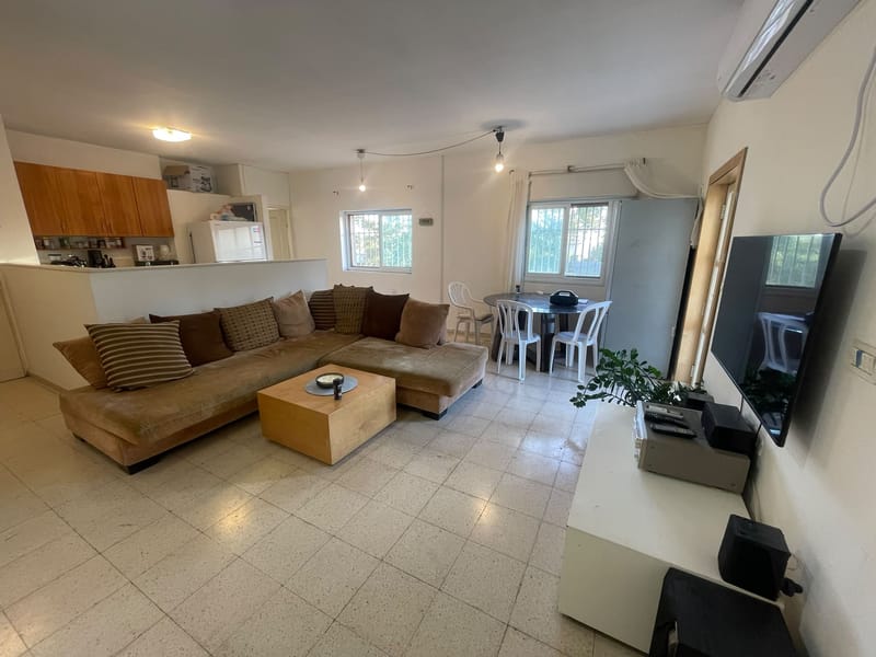 תמונה מפייסבוק – 4 חדרים עם שותפים • 2,800 ₪, בנימין מטודלה 7, רחביה, ירושלים (1)